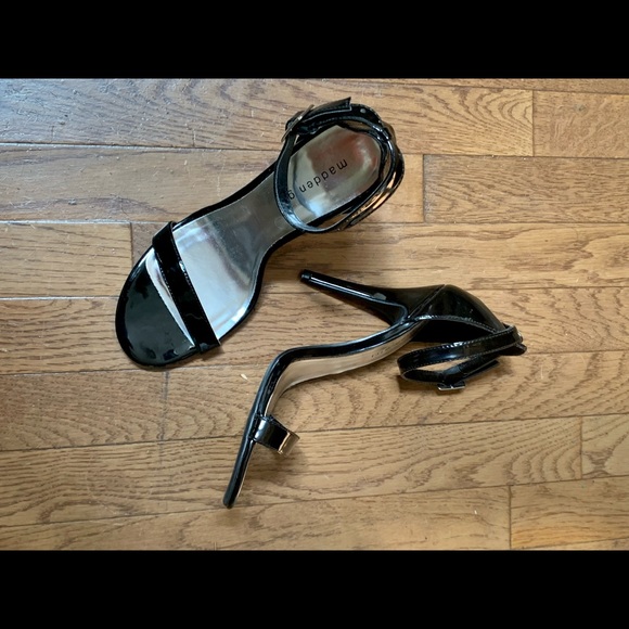 Women’s Madden Girl “Dafney” Black Patent Dress Sandal Size 10M - Picture 5 of 8